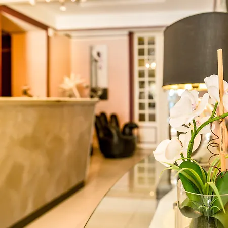 Ξενοδοχείο Logis Restaurant 3*