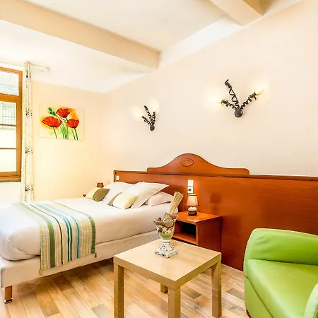 Ξενοδοχείο Logis Restaurant 3*