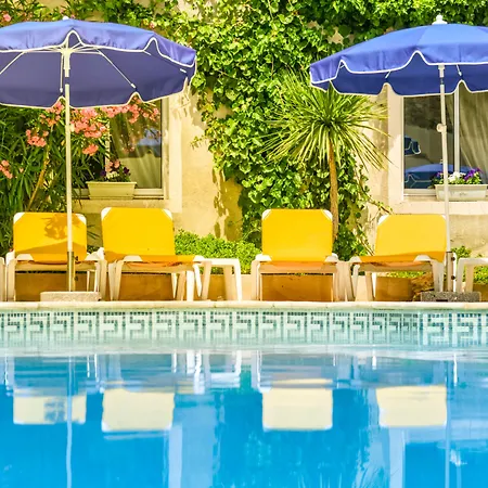 Ξενοδοχείο Logis Restaurant 3*