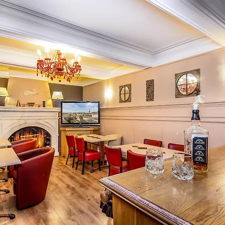 Ξενοδοχείο Logis Restaurant 3*